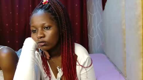 Snapshot of roxy_heather chatting on 02-24-26, 03:37 Roxy online show from 02-24-26, 03:37