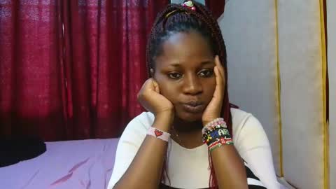 Snapshot of roxy_heather chatting on 02-28-26, 06:36 Roxy online show from 02-28-26, 06:36