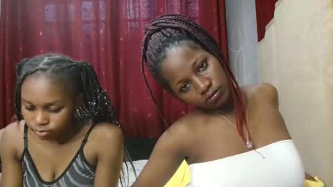 Snapshot of roxy_heather chatting on 03-14-26, 04:07 Roxy online show from 03-14-26, 04:07