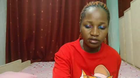 Snapshot of roxy_heather chatting on 04-15-26, 06:26 Roxy online show from 04-15-26, 06:26