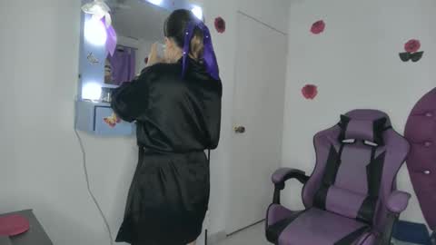 Snapshot of roxy_lu_07 chatting on 03-06-26, 05:37 Roxy online show from 03-06-26, 05:37