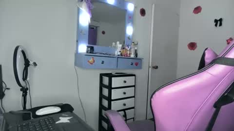Roxy online show from 05-24-26, 01:54