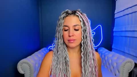 Roxy online show from 10-20-25, 01:17