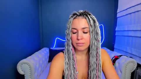 Snapshot of roxy_mars chatting on 12-14-25, 02:06 Roxy online show from 12-14-25, 02:06