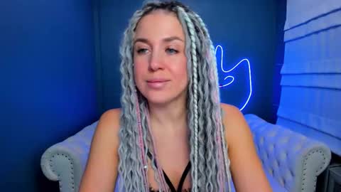 Snapshot of roxy_mars chatting on 12-17-25, 01:22 Roxy online show from 12-17-25, 01:22