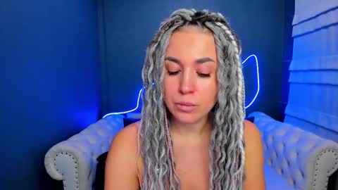 Snapshot of roxy_mars chatting on 02-04-26, 01:22 Roxy online show from 02-04-26, 01:22