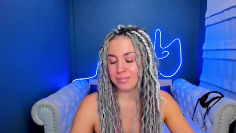 Snapshot of roxy_mars chatting on 02-05-26, 01:32 Roxy online show from 02-05-26, 01:32