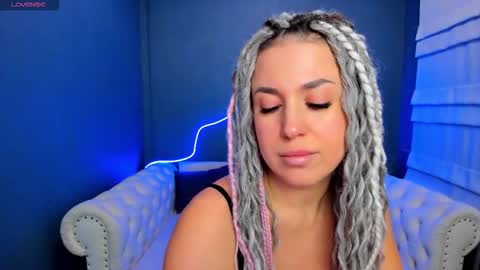 Snapshot of roxy_mars chatting on 02-13-26, 01:23 Roxy online show from 02-13-26, 01:23