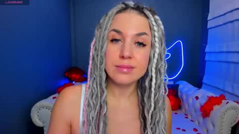 Snapshot of roxy_mars chatting on 02-14-26, 01:46 Roxy online show from 02-14-26, 01:46