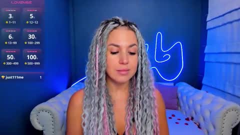 Snapshot of roxy_mars chatting on 03-17-26, 01:21 Roxy online show from 03-17-26, 01:21