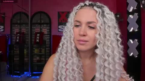 Snapshot of roxy_mars chatting on 05-22-26, 02:08 Roxy online show from 05-22-26, 02:08