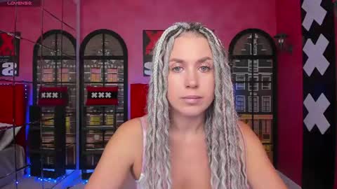 Snapshot of roxy_mars chatting on 06-17-26, 01:19 Roxy online show from 06-17-26, 01:19
