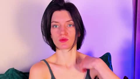 roxy_riot_ online show from 02-09-25, 01:22