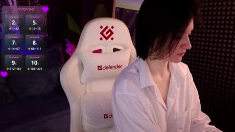 roxy_riot_ online show from 09-26-25, 02:26