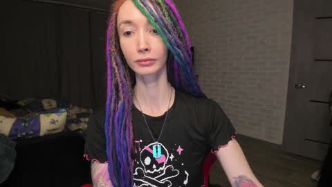 Snapshot of roxy_silver chatting on 12-27-24, 10:48 Roxy online show from 12-27-24, 10:48