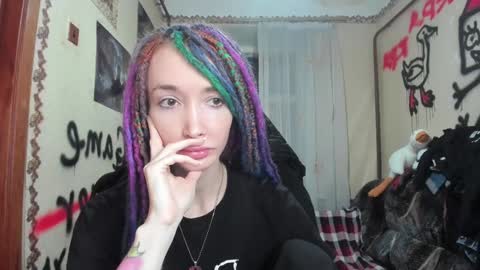 Snapshot of roxy_silver chatting on 12-30-24, 07:42 Roxy online show from 12-30-24, 07:42