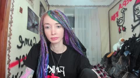 Snapshot of roxy_silver chatting on 12-31-24, 12:11 Roxy online show from 12-31-24, 12:11