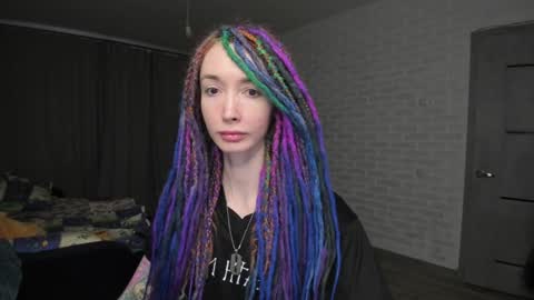 Snapshot of roxy_silver chatting on 01-06-25, 01:19 Roxy online show from 01-06-25, 01:19