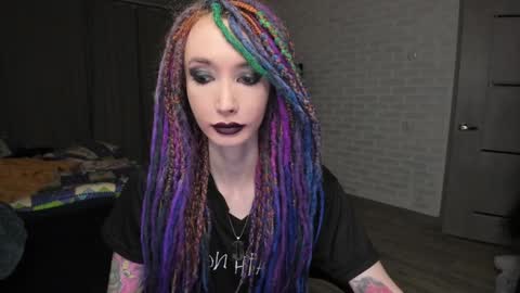 Snapshot of roxy_silver chatting on 01-09-25, 01:56 Roxy online show from 01-09-25, 01:56