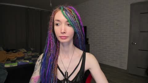 Snapshot of roxy_silver chatting on 01-11-25, 08:43 Roxy online show from 01-11-25, 08:43