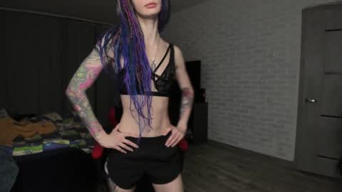 Snapshot of roxy_silver chatting on 01-12-25, 02:41 Roxy online show from 01-12-25, 02:41