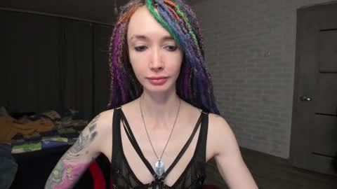 Snapshot of roxy_silver chatting on 01-12-25, 08:47 Roxy online show from 01-12-25, 08:47