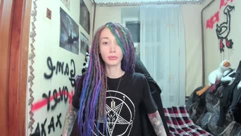 Snapshot of roxy_silver chatting on 01-23-25, 09:50 Roxy online show from 01-23-25, 09:50