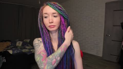 Snapshot of roxy_silver chatting on 01-28-25, 08:36 Roxy online show from 01-28-25, 08:36