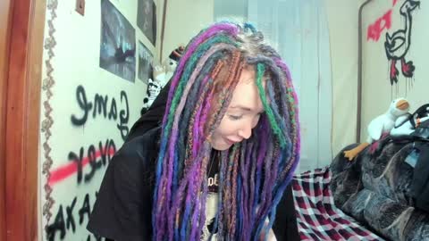 Snapshot of roxy_silver chatting on 02-08-25, 07:27 Roxy online show from 02-08-25, 07:27