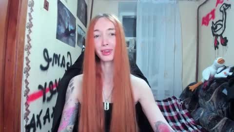 Snapshot of roxy_silver chatting on 02-13-25, 09:17 Roxy online show from 02-13-25, 09:17