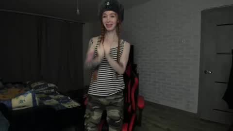 Snapshot of roxy_silver chatting on 02-21-25, 09:22 Roxy online show from 02-21-25, 09:22