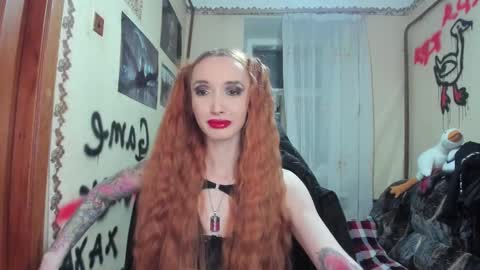 Snapshot of roxy_silver chatting on 02-23-25, 09:05 Roxy online show from 02-23-25, 09:05