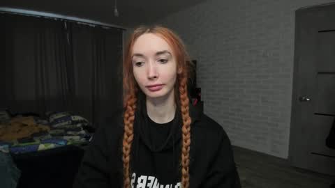 Snapshot of roxy_silver chatting on 02-26-25, 04:58 Roxy online show from 02-26-25, 04:58