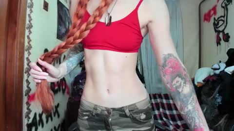 Snapshot of roxy_silver chatting on 10-05-25, 08:07 Roxy online show from 10-05-25, 08:07