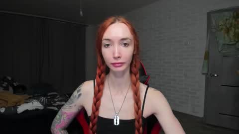 Snapshot of roxy_silver chatting on 10-10-25, 03:00 Roxy online show from 10-10-25, 03:00