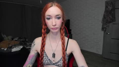 Snapshot of roxy_silver chatting on 10-18-25, 02:51 Roxy online show from 10-18-25, 02:51