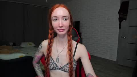 Snapshot of roxy_silver chatting on 11-04-25, 09:58 Roxy online show from 11-04-25, 09:58