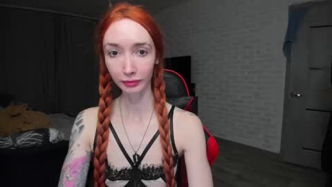 Snapshot of roxy_silver chatting on 11-14-25, 09:13 Roxy online show from 11-14-25, 09:13