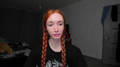 Snapshot of roxy_silver chatting on 11-24-25, 09:03 Roxy online show from 11-24-25, 09:03