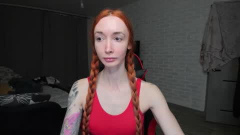 Snapshot of roxy_silver chatting on 11-25-25, 06:52 Roxy online show from 11-25-25, 06:52