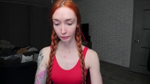 Snapshot of roxy_silver chatting on 12-01-25, 07:52 Roxy online show from 12-01-25, 07:52