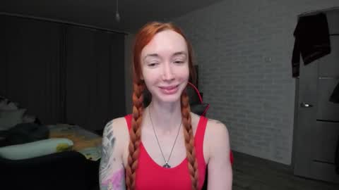 Snapshot of roxy_silver chatting on 12-13-25, 09:09 Roxy online show from 12-13-25, 09:09