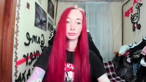 Snapshot of roxy_silver chatting on 01-07-26, 02:41 Roxy online show from 01-07-26, 02:41