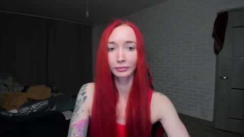 Snapshot of roxy_silver chatting on 02-28-26, 05:03 Roxy online show from 02-28-26, 05:03