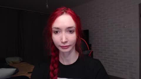 Snapshot of roxy_silver chatting on 06-19-26, 08:56 Roxy online show from 06-19-26, 08:56