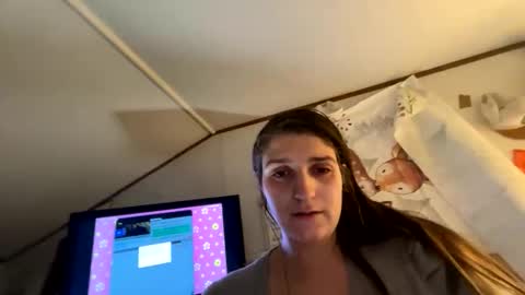 Roxy and Brock online show from 12-19-25, 03:13