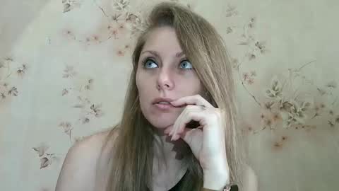 roxyfox18x01 online show from 04-10-26, 05:23