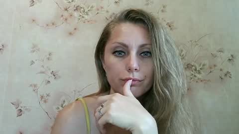roxyfox18x01 online show from 07-12-26, 08:38