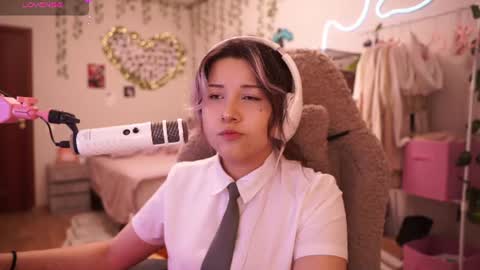 Snapshot of roxysuh chatting on 06-28-26, 08:42 roxysuh online show from 06-28-26, 08:42
