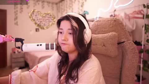 Snapshot of roxysuh chatting on 07-06-26, 08:33 roxysuh online show from 07-06-26, 08:33